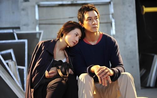 别让爱你的人,等你太久.