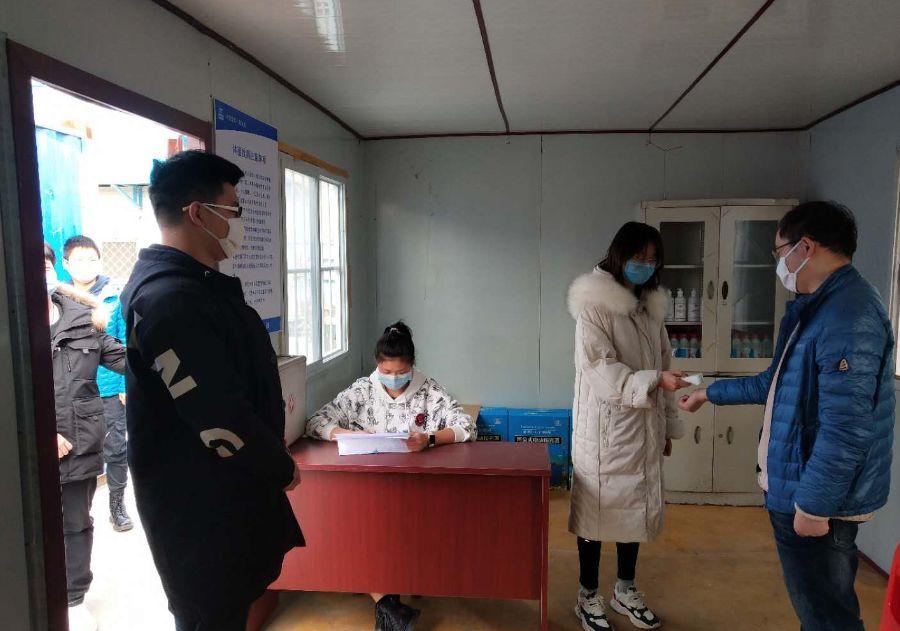 工地复工潮下防尘网全覆盖：绿色屏障守护蓝天白云的治理新实践 (工地复工潮下)-初仟社区