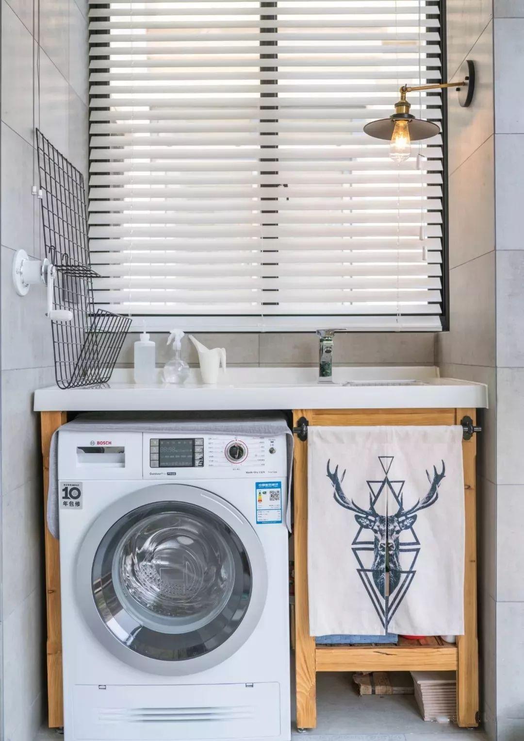 家居白色卫生间洗衣机摆放效果图_别墅设计图