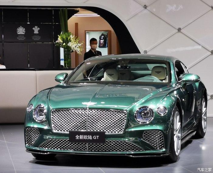 你虽迟到我愿等你众多好车豪车登台展示