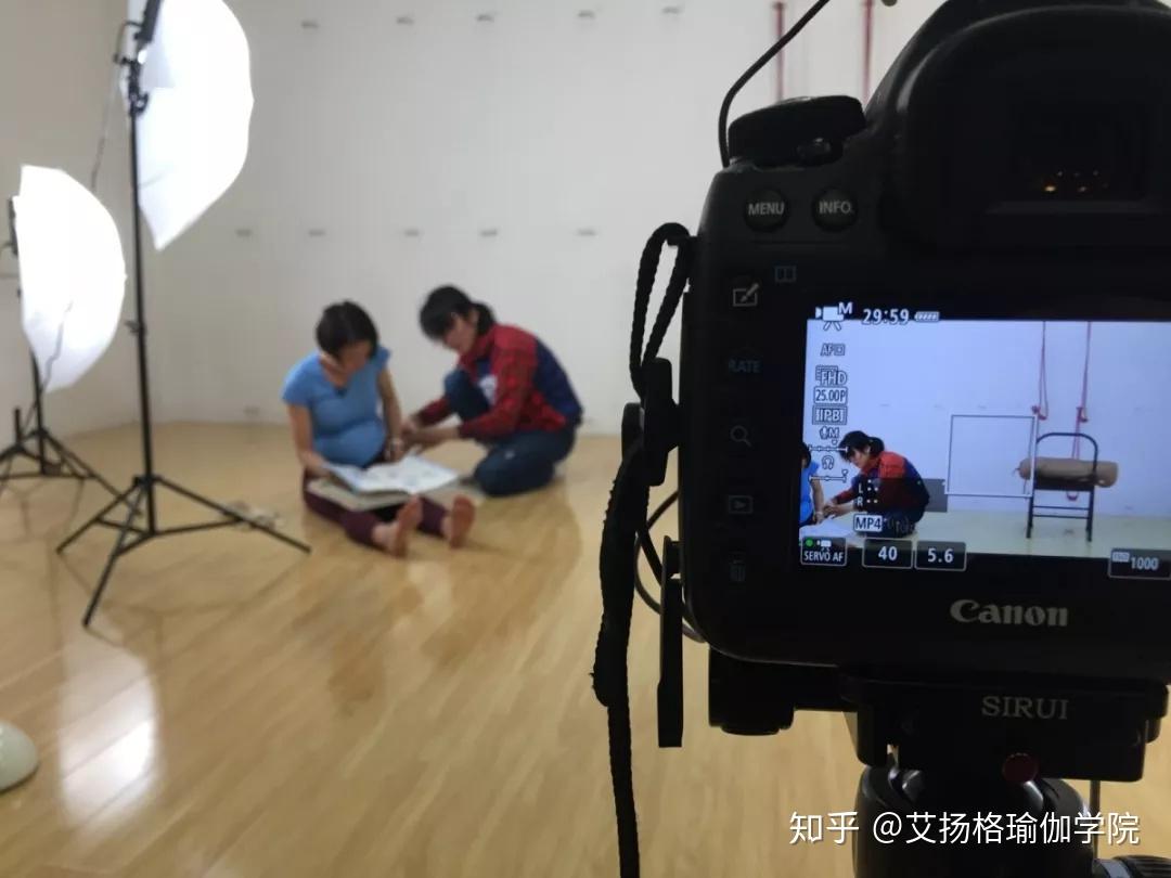 怀孕是自然天成的事情准妈妈朱曼老师孕期独家专访