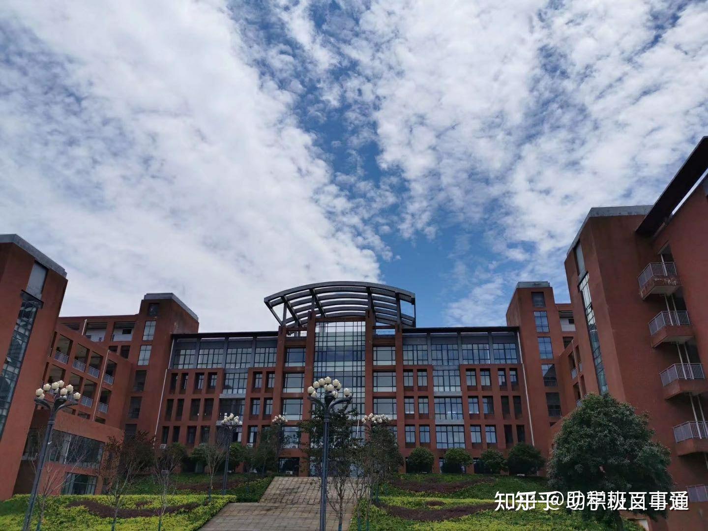 湖北商贸学院咸宁校区这个学校值得去吗? - 知乎
