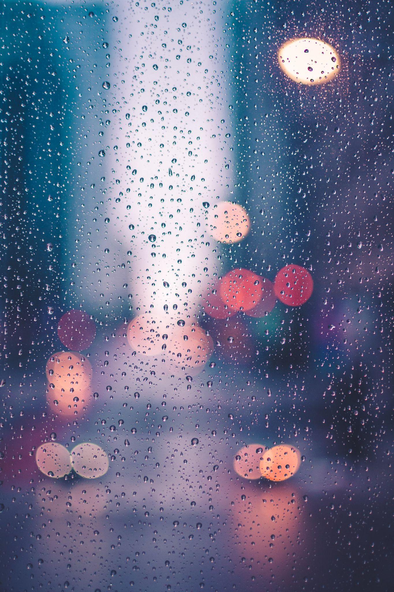 朦胧唯美的下雨天人物背影图片-千叶网