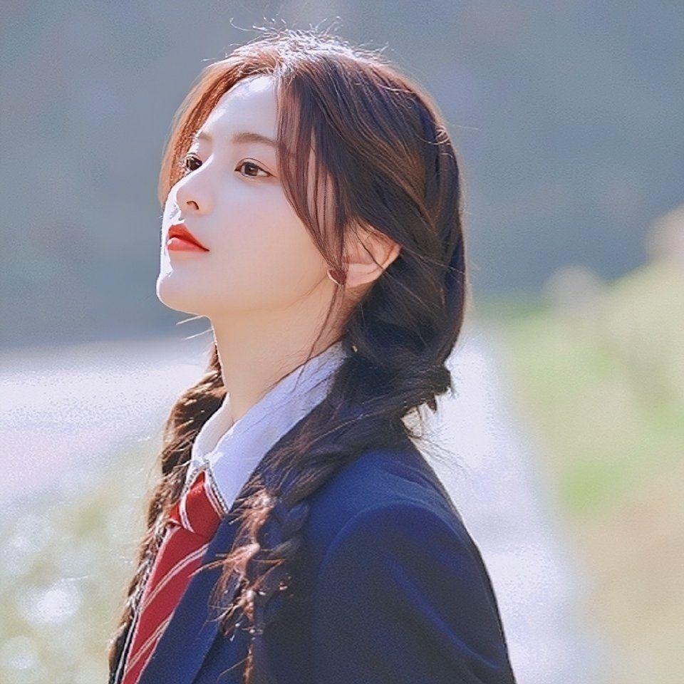 杨超越的哪张照片适合当头像? - 知乎