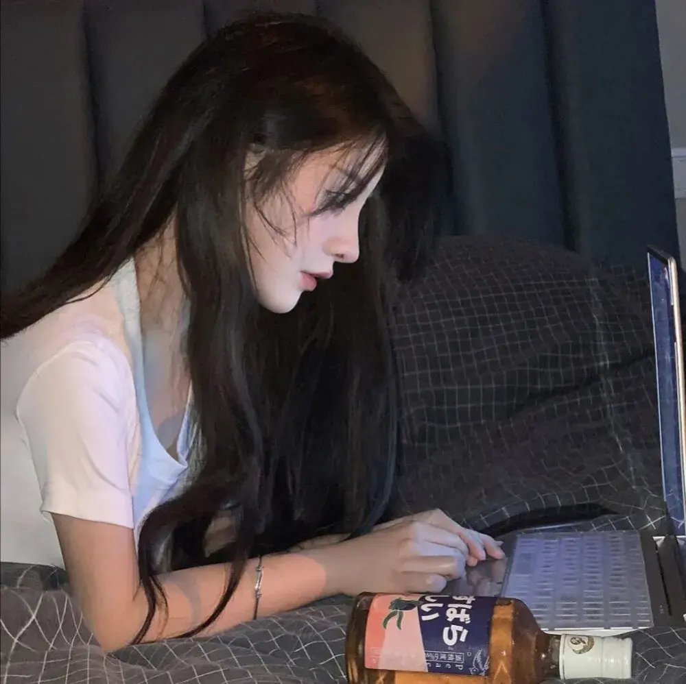 有什么好看又比较低调的女生头像