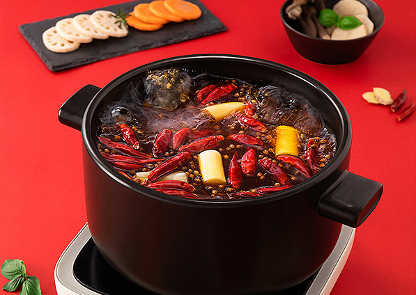 下班了吃火锅的扣1鲟龙鱼火锅你会做吗无刺还营养哦