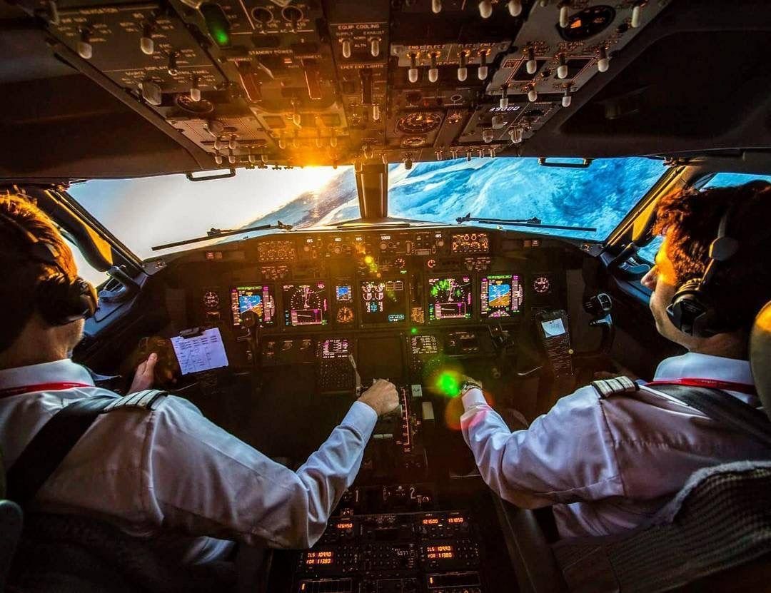 如何看待 2018 年川航 8633 航班驾驶舱玻璃破碎事故?