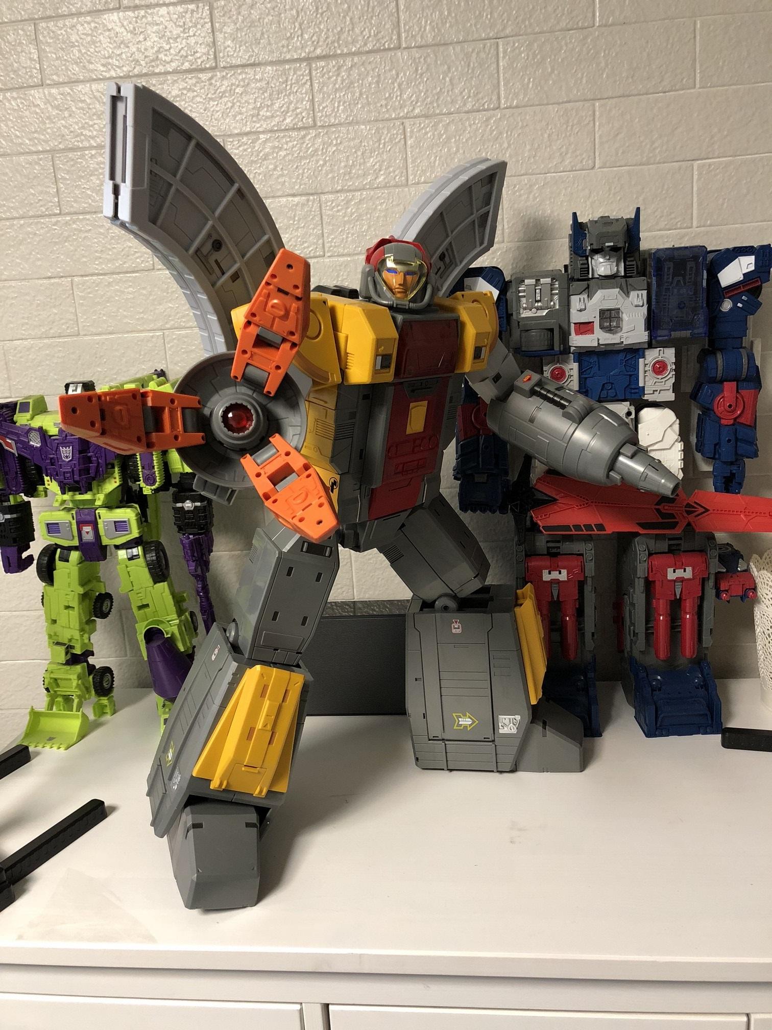 勉强能用idw大力神与ft大力金刚搭配,做出神仙打架的场景