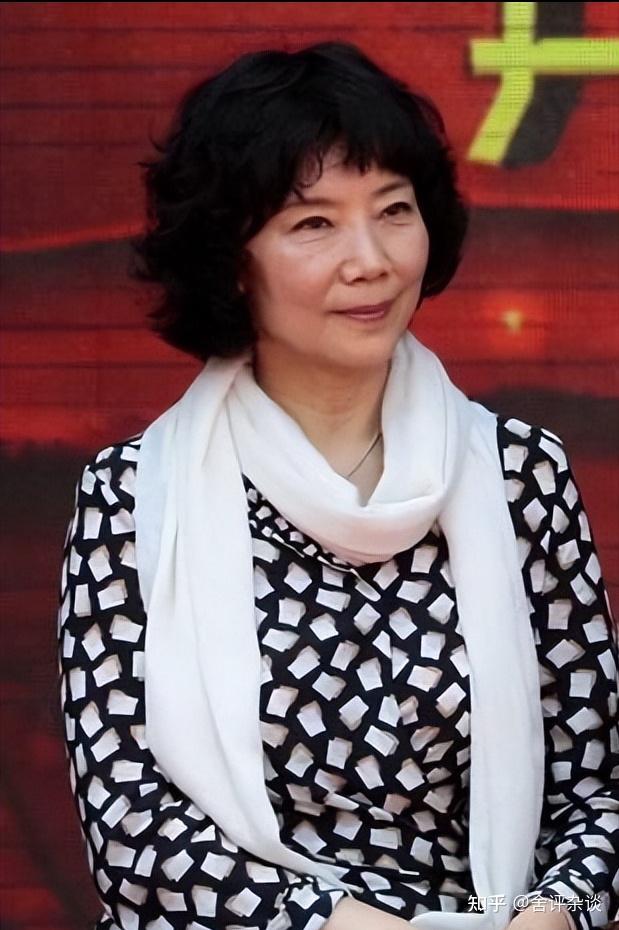 演员赵奎娥:与陈宝国相爱48年,40岁的儿子却成了她的心病 