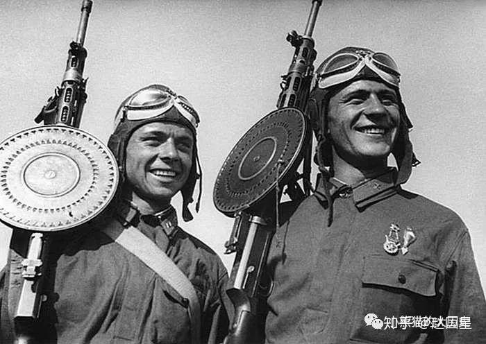 一个人的战争剑倚青天夜自鸣德意志族苏军老兵尤里奥托维奇本