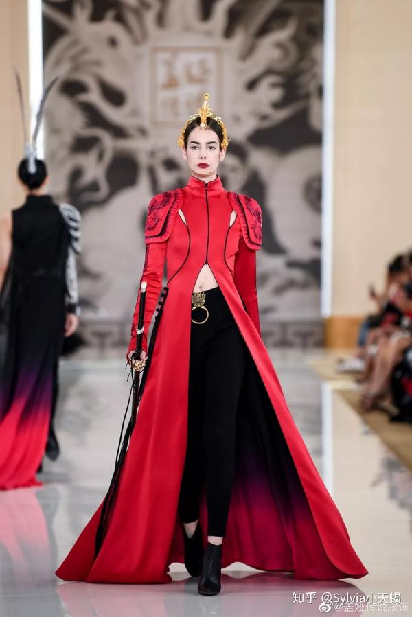 当昆曲与京剧遇见时尚,你见过这样的设计吗?