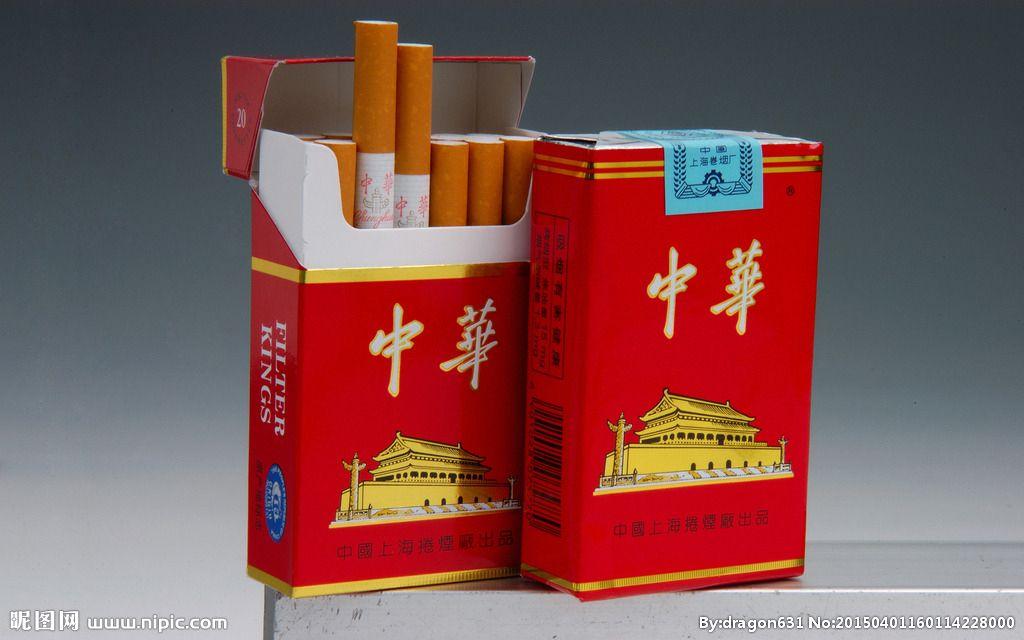 成条的软中华硬中华据说刚好能放进茅台酒袋子的两侧,这个秘密一般人