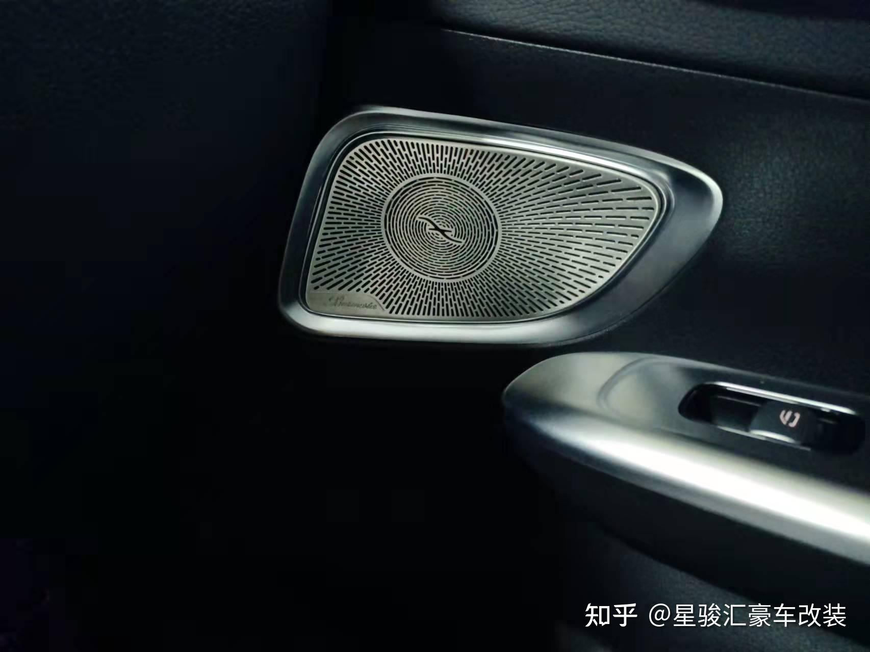 22款奔驰c260l加装原厂小柏林之声音响全车15喇叭一台功放立体环绕