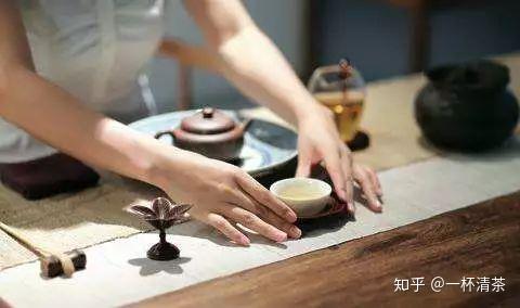 如何倒茶敬茶喝茶,一篇文章讲明白中国茶桌礼仪 - 知乎