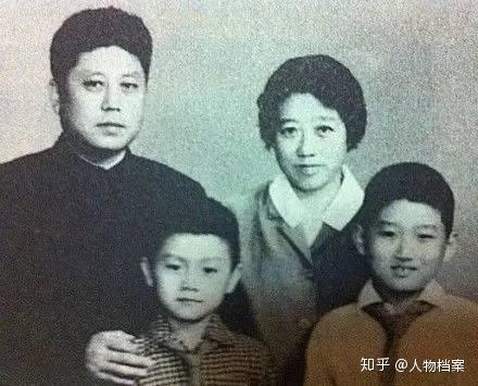 北京流氓 王朔 骂人说脏话泡妞的老炮儿 原来脸皮薄到了极点 知乎