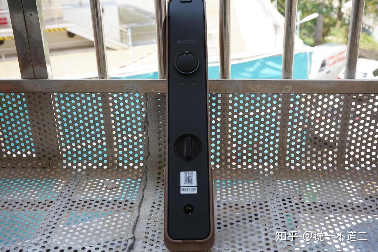 这步骤对于一些人来说容易操作失败,但这无关紧要,指纹解锁已经很香了