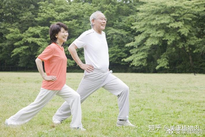 高膽固醇血癥患者應每週進行3-5次中等強度的體力活動,每次30-45分鐘.