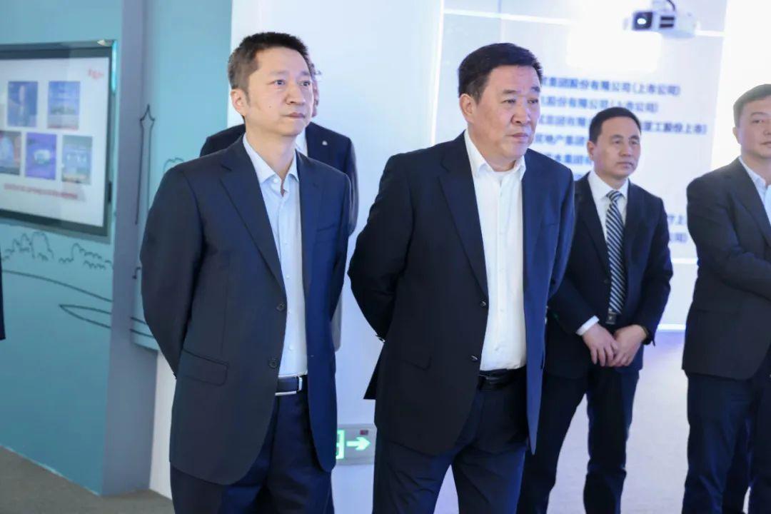 厦门国贸副总经理高少镛,双方有关部门和业务