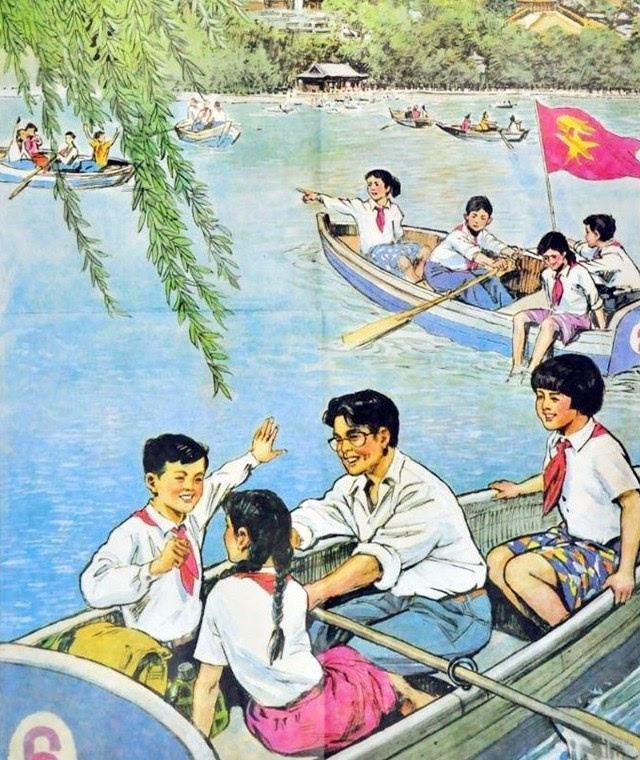 灵姐记得每一次儿童节校园里总会响起这首歌"让我们荡起双桨,小船儿
