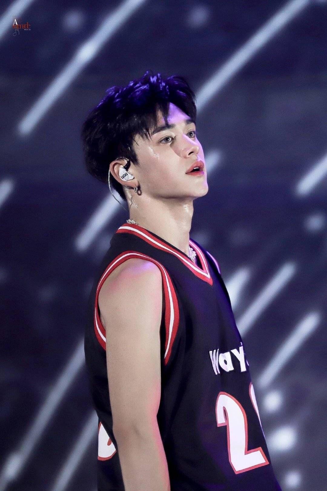 如何解说或者评价黄旭熙lucas的脸