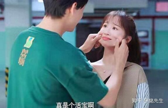 一开始喜欢元宋学长蔡敏敏,软萌妹子,可爱温柔对于"菜瓜"蔡敏敏剧中