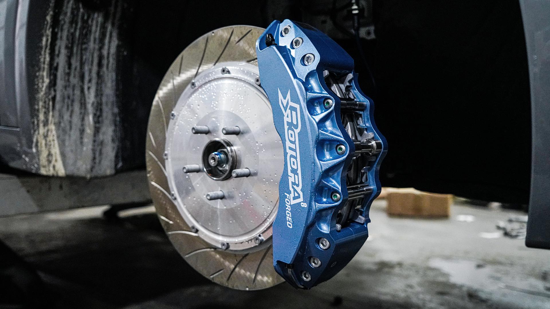 380x28mm柳叶刹车碟盘;repb电子驻车制动模块(后轮,双卡钳)小四活塞