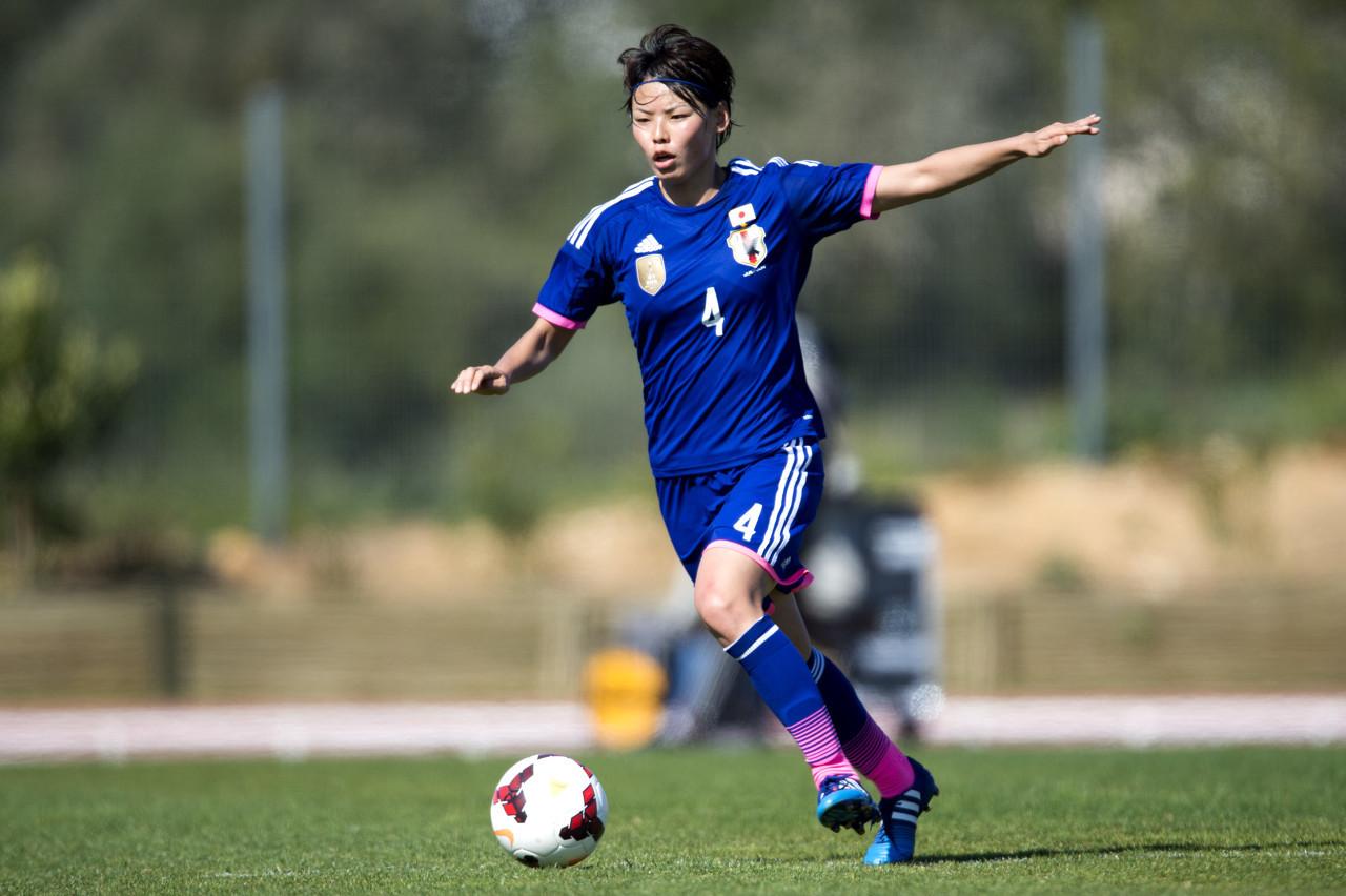 中国女足时隔16年再夺女足亚洲杯冠军颁奖美图来咯！|中国女足|亚洲杯_新浪新闻