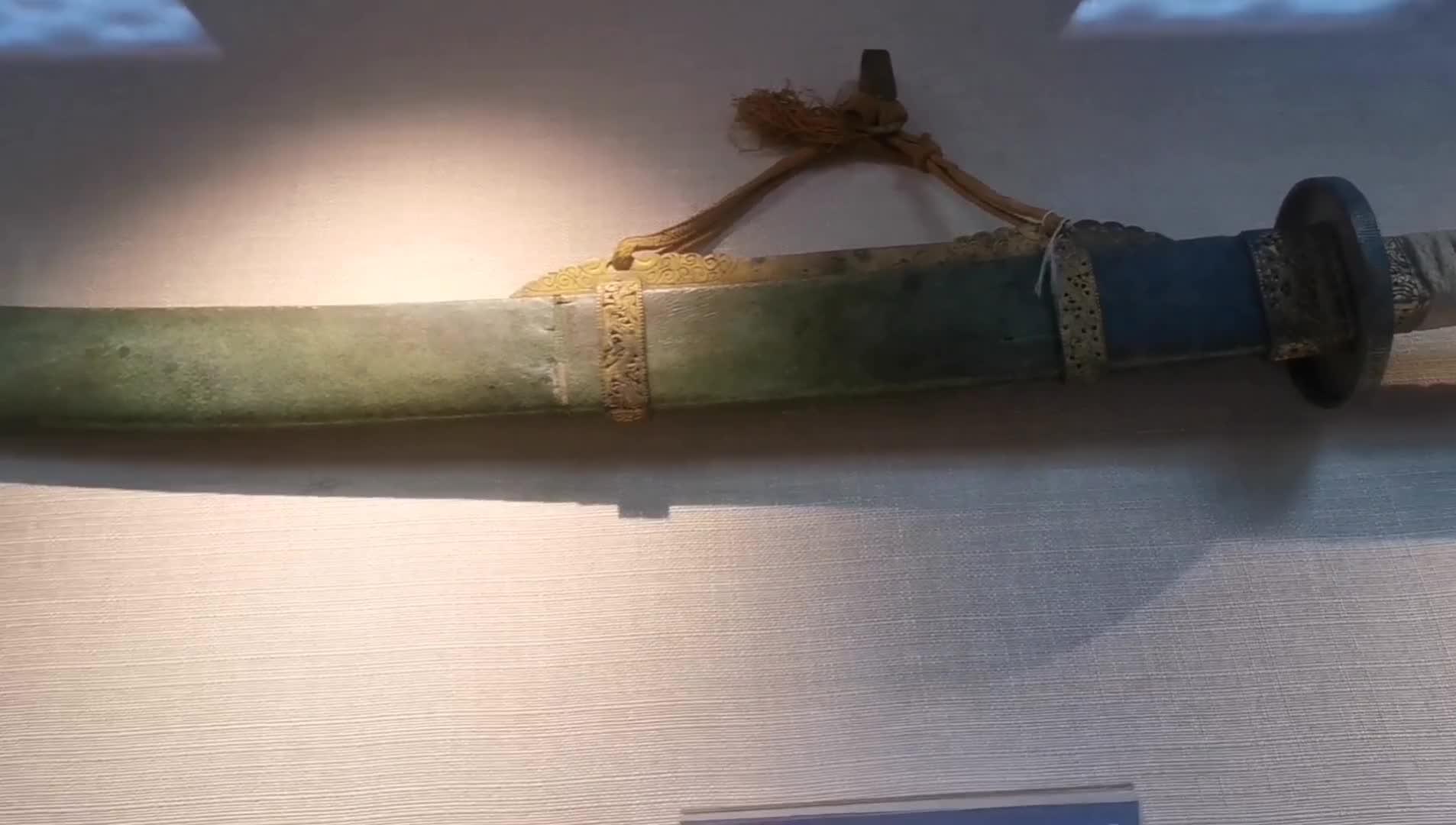 经常看到所说武器的刀鞘或剑鞘是鲨鱼皮鞘是怎样的一种东西是真的鲨鱼