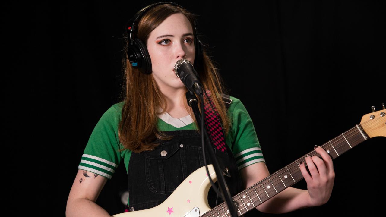 soccermommy我就像个维多利亚时代的女吸血鬼