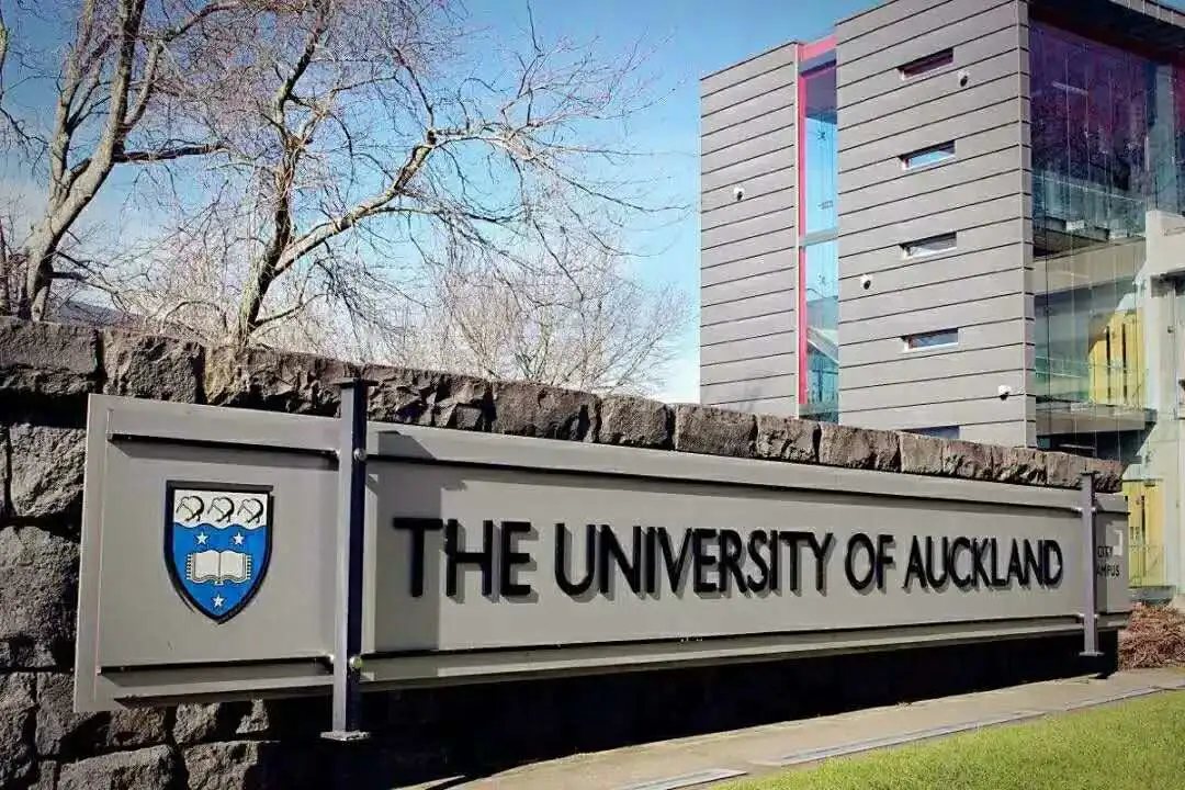 奥克兰大学(the university of auckland),简称uoa,是一所世界百强