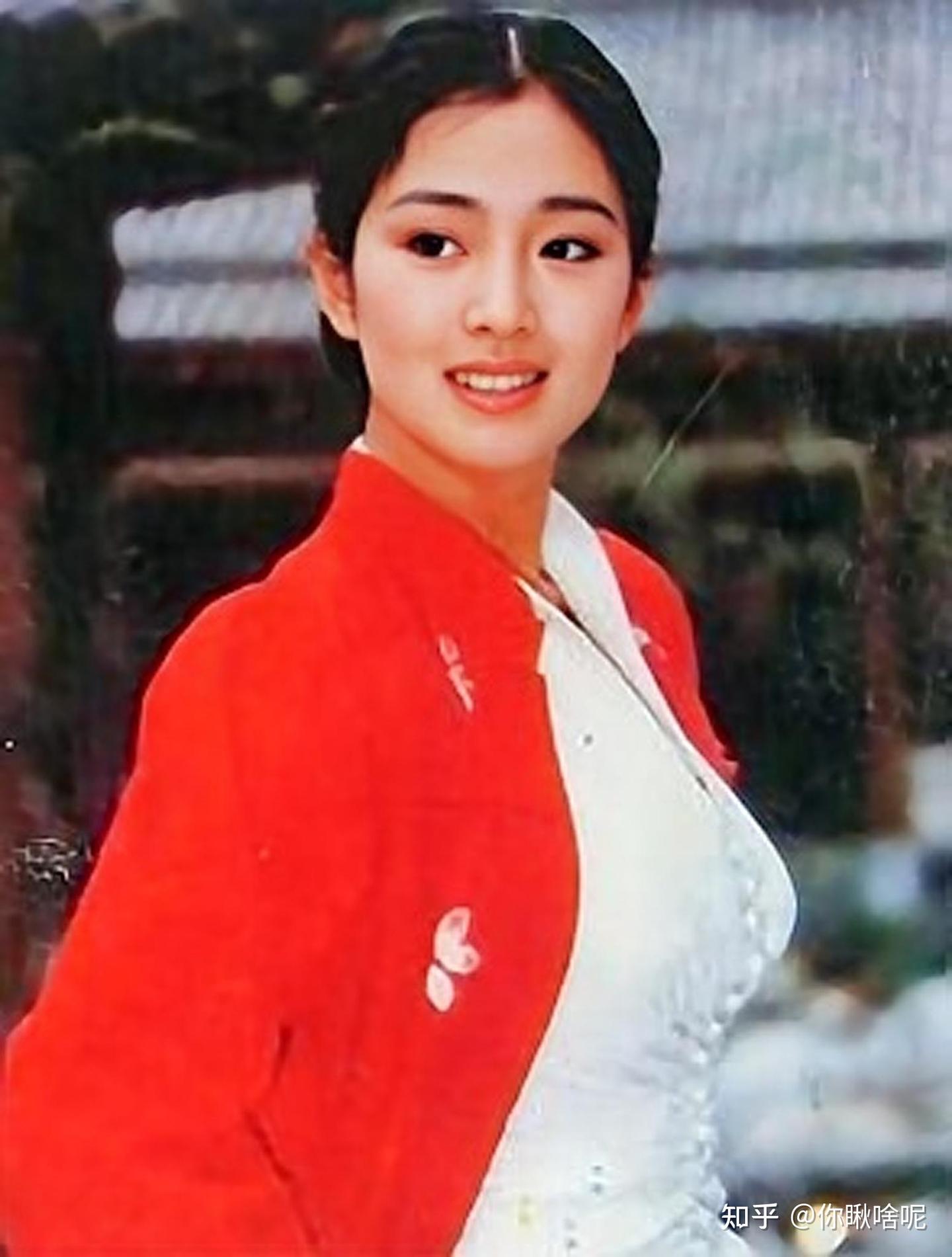巩俐 巩俐母亲赵英：丈夫和大女儿相继去世，小女儿的感情让她操碎了心- 知乎