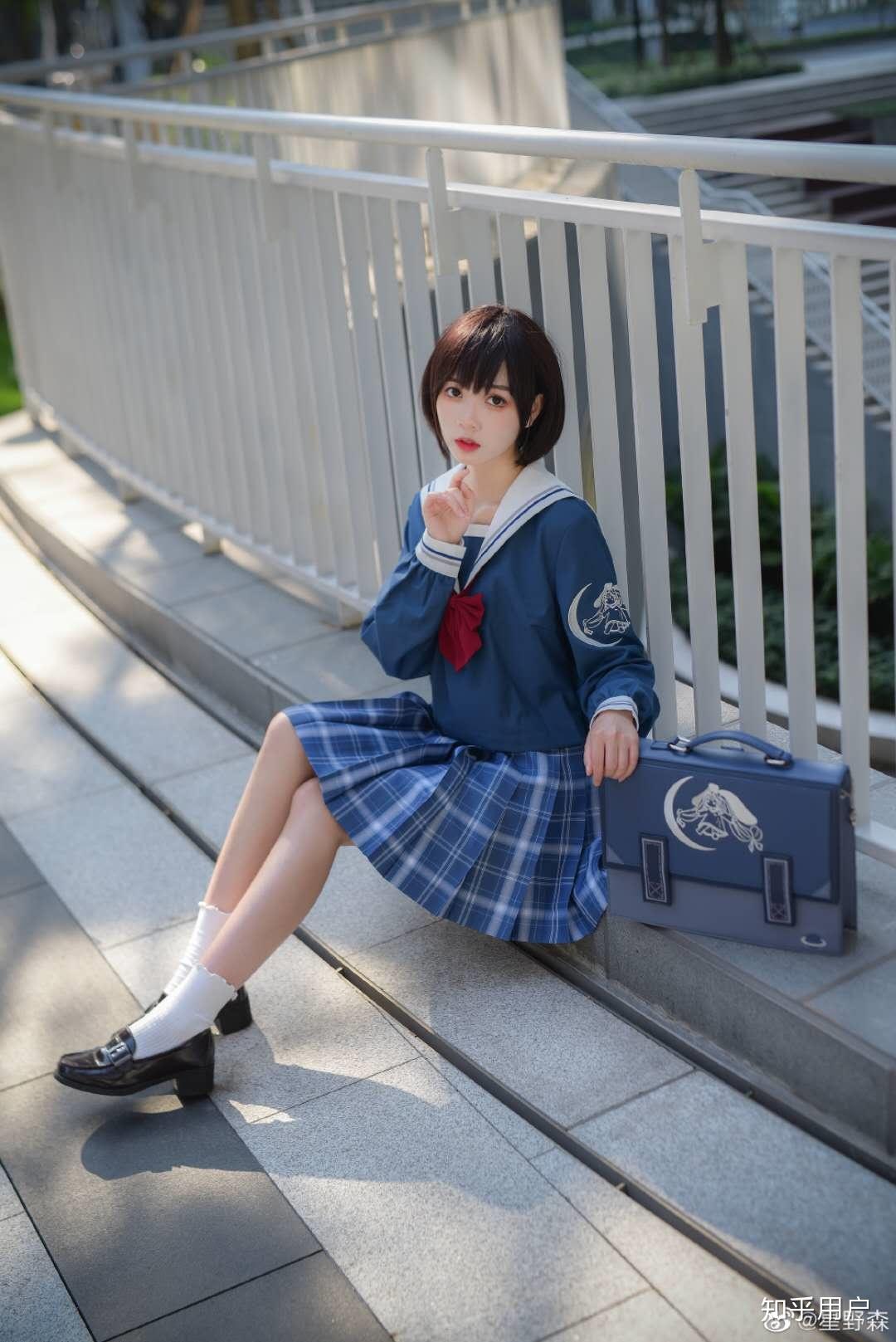 胸大的女生怎么穿 jk 制服好看? - 知乎