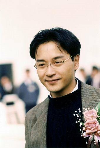 张国荣真的有那么帅吗?