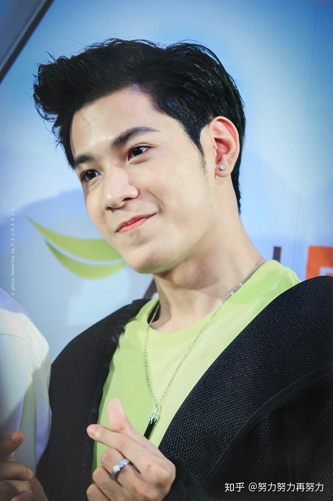 如何评价泰国明星singto的长相