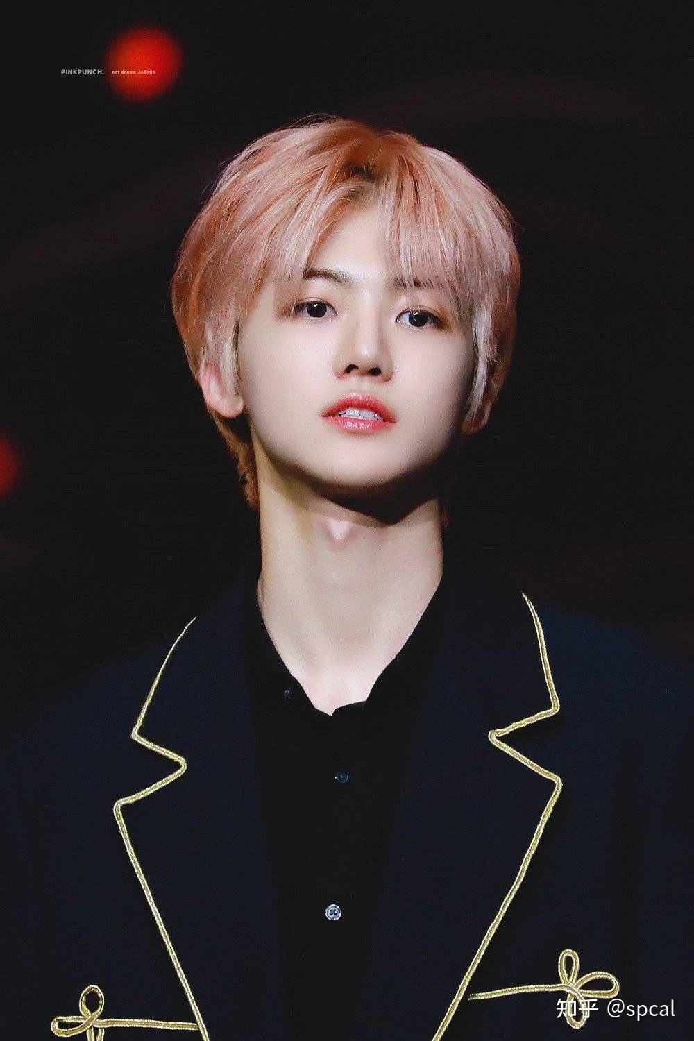 求图 有没有nct罗渽民的神图 来吧球球各位姐妹拿图砸死我?