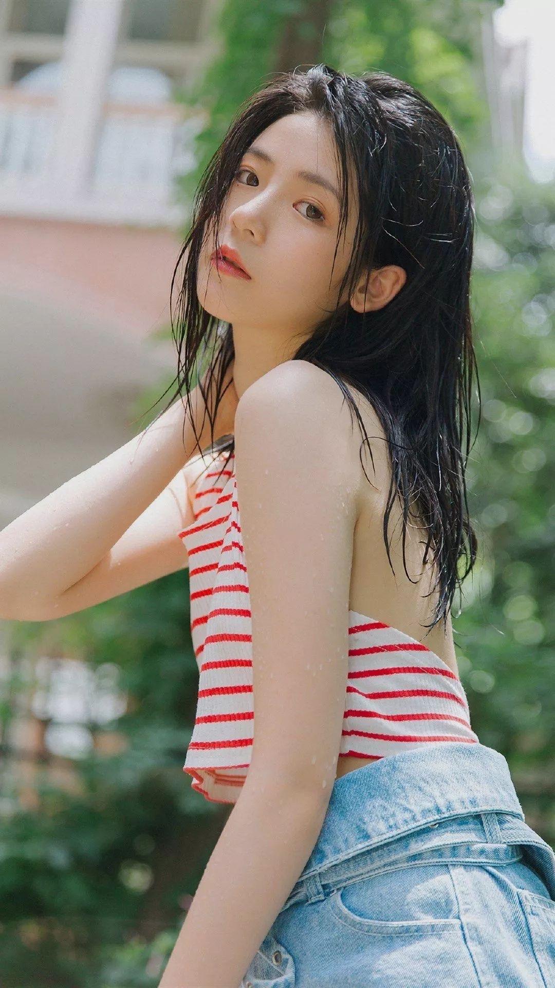 有没有男生超喜欢的那种又纯又欲的女生壁纸