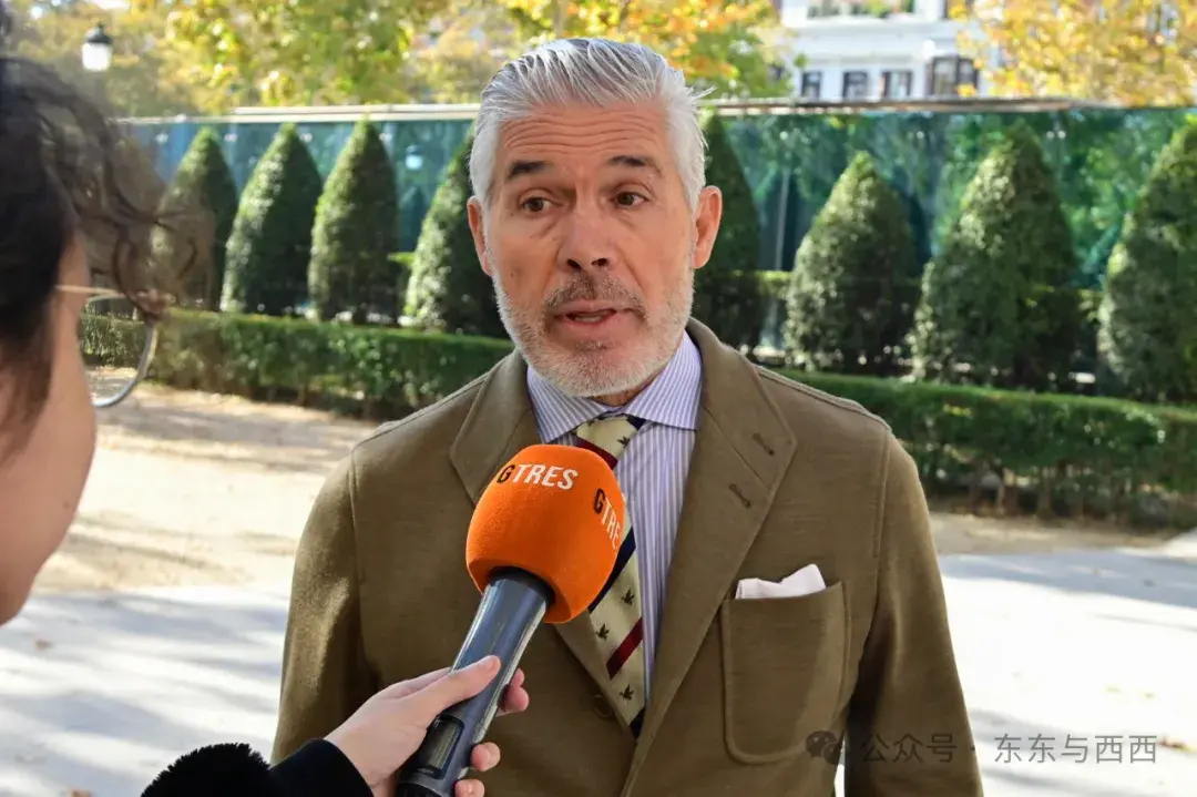 美强惨大小姐嫁入最显赫豪门,亲手送渣爹坐牢,这个女人有点狠