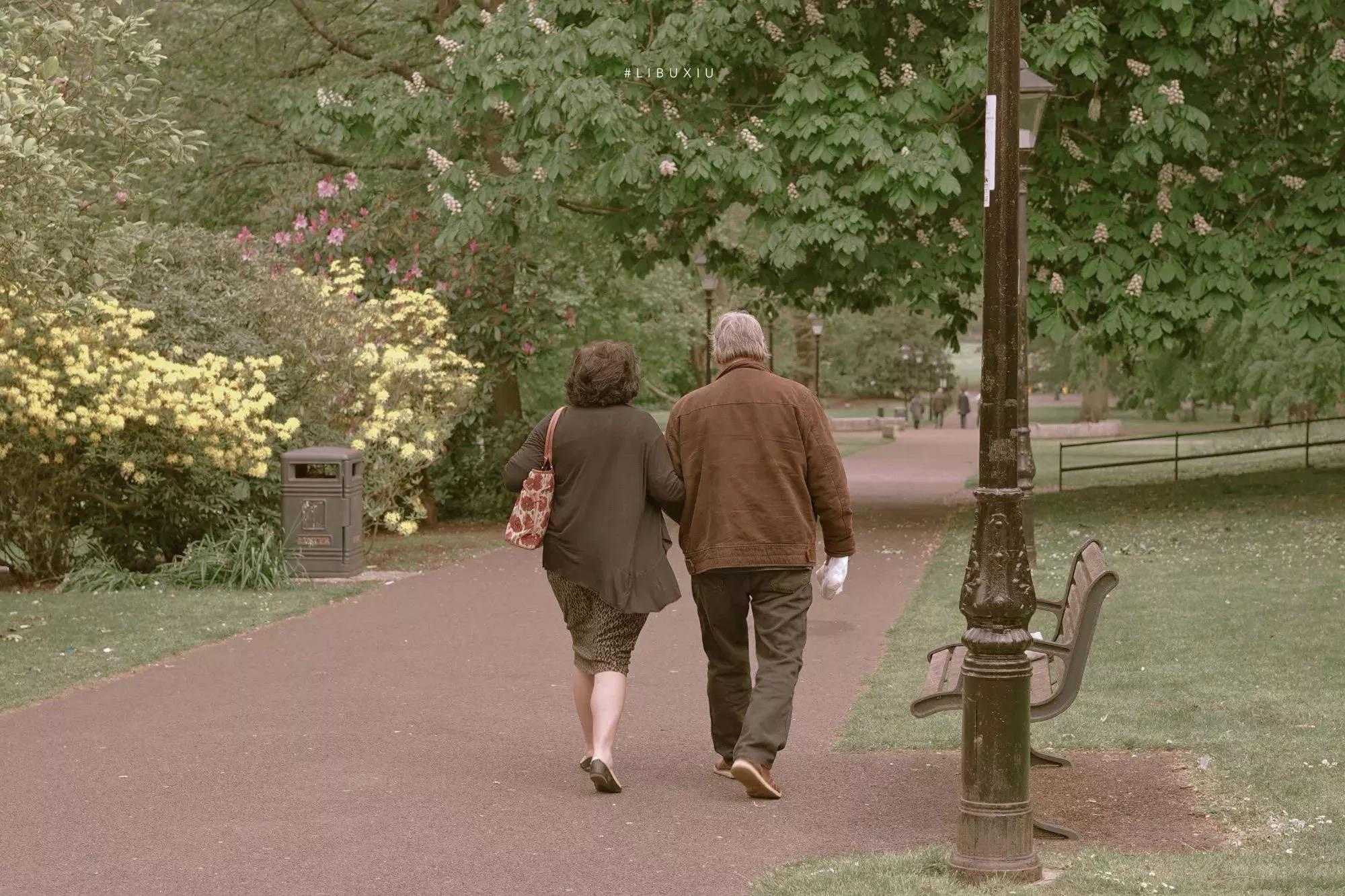 有么有什么壁纸能让ipad横屏和竖屏都合适?