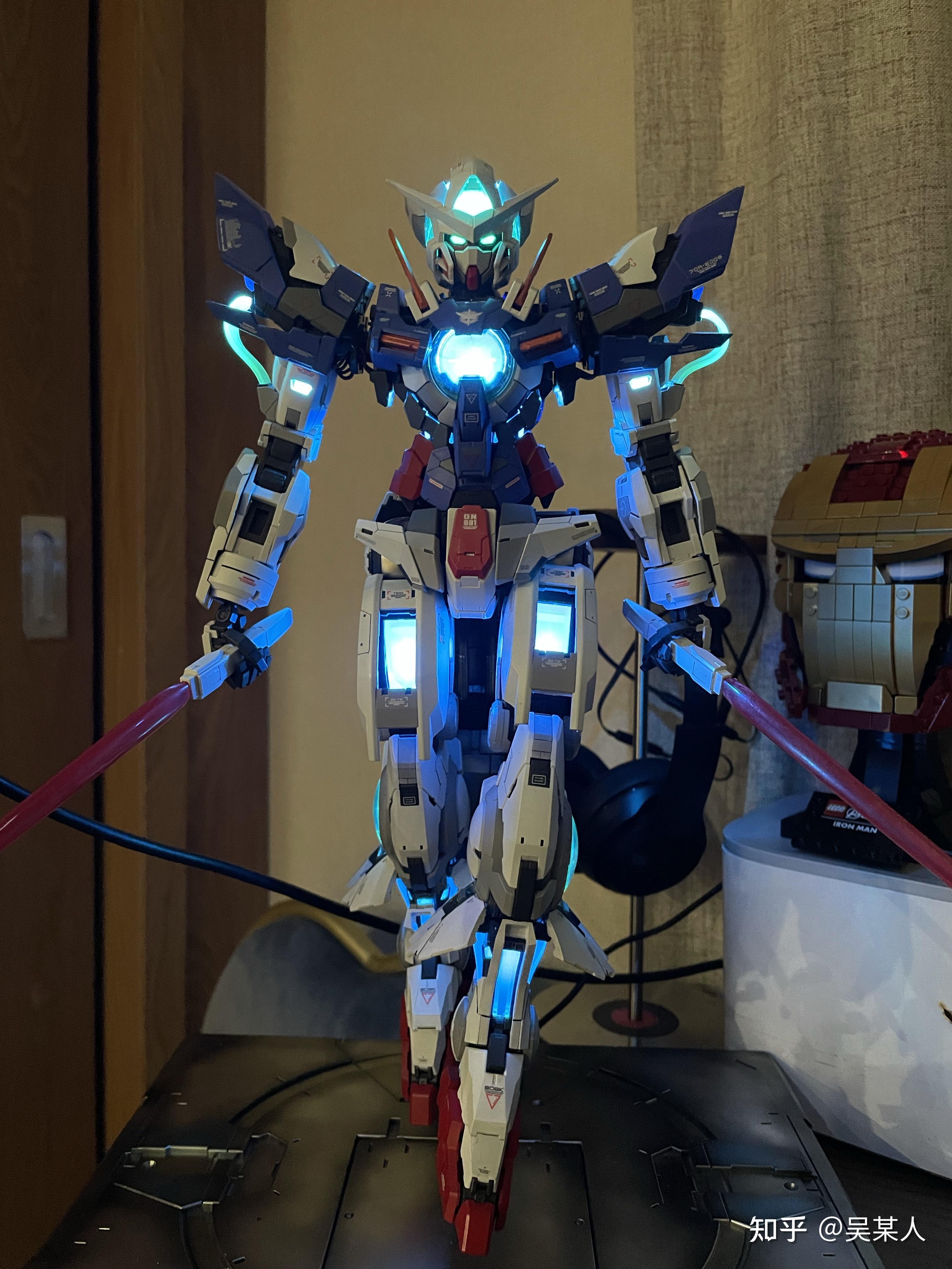 高达模型pg能天使普通版用国产灯组能产生和豪华版一样的灯效吗