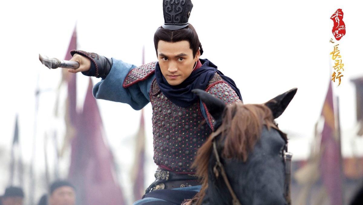 东汉开国皇帝刘秀上出身西汉皇室却效力反王还曾险些被杀