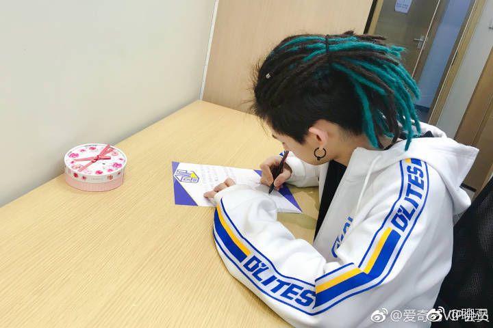 小鬼王琳凯高中