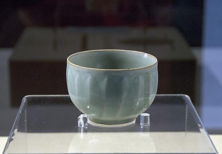 中国古代青瓷最高水平：美到极致的梅子青釉瓷，仅是一眼便难放下 - 知乎