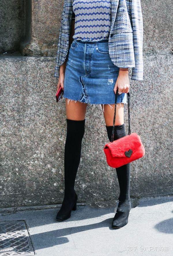 秋冬无法拒绝的短裙高筒靴穿搭时髦显气质照着穿好美