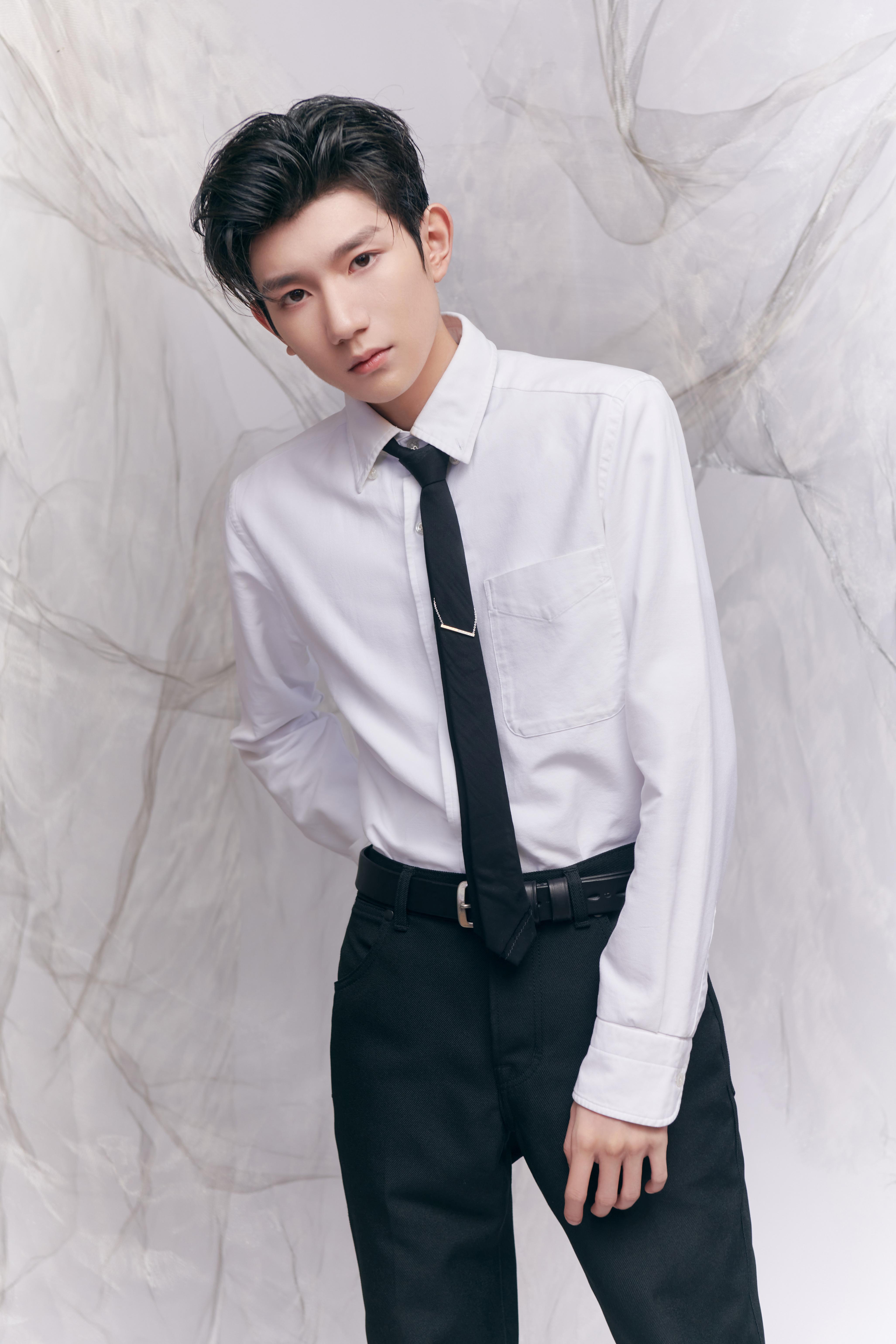 有没有特好看的王源的神图,在线求? - 知乎