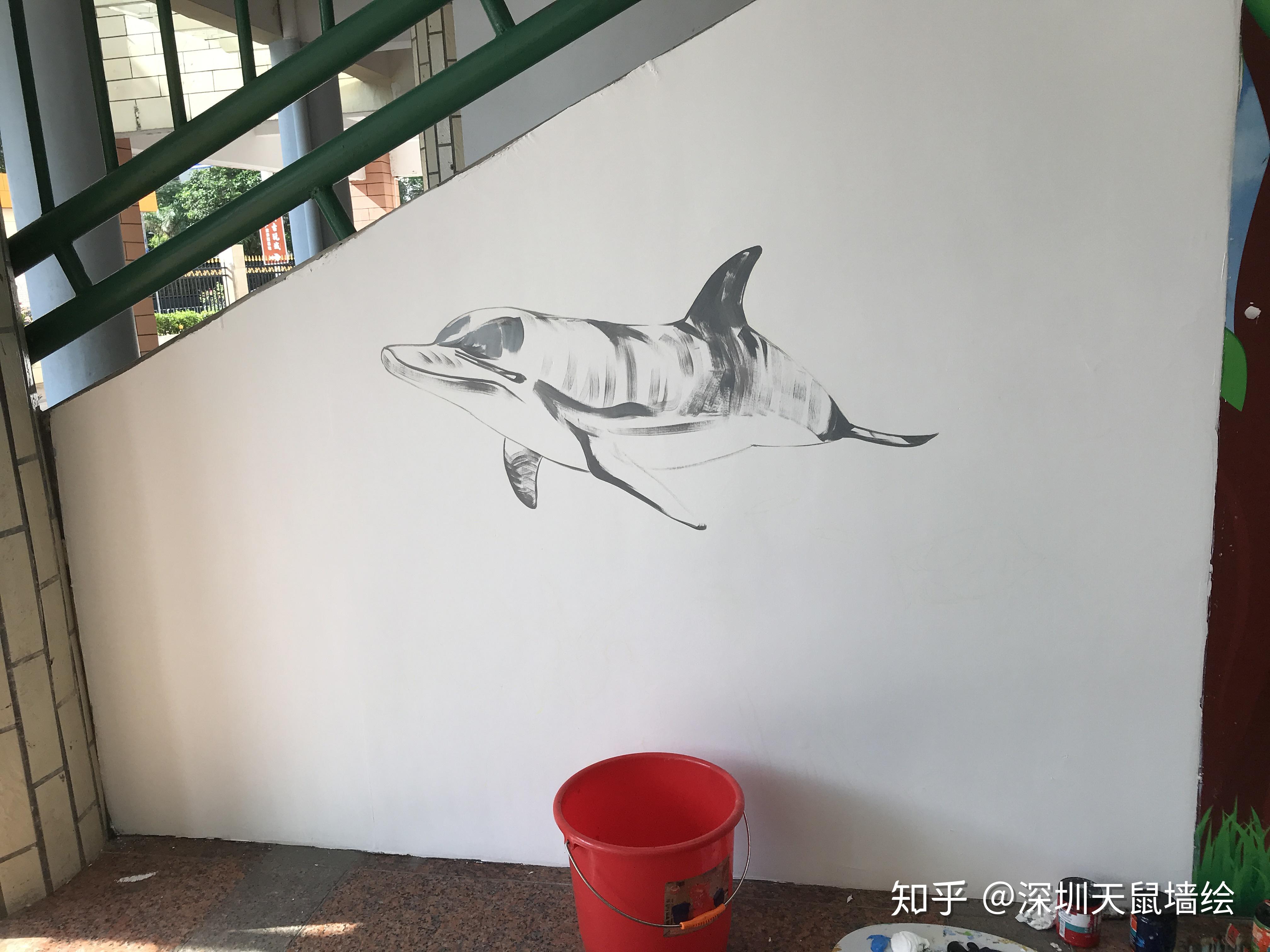 手把手教您手绘海豚壁画