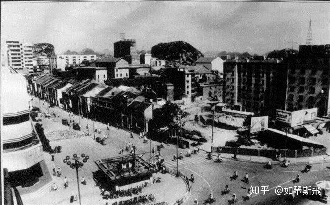 1975.俯视鸟览贵县,看不清啊!1975年贵县西门.