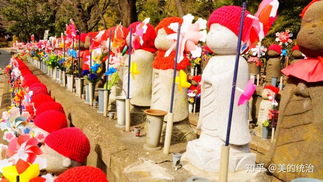 东京塔附近的增上寺,德川家康建的.