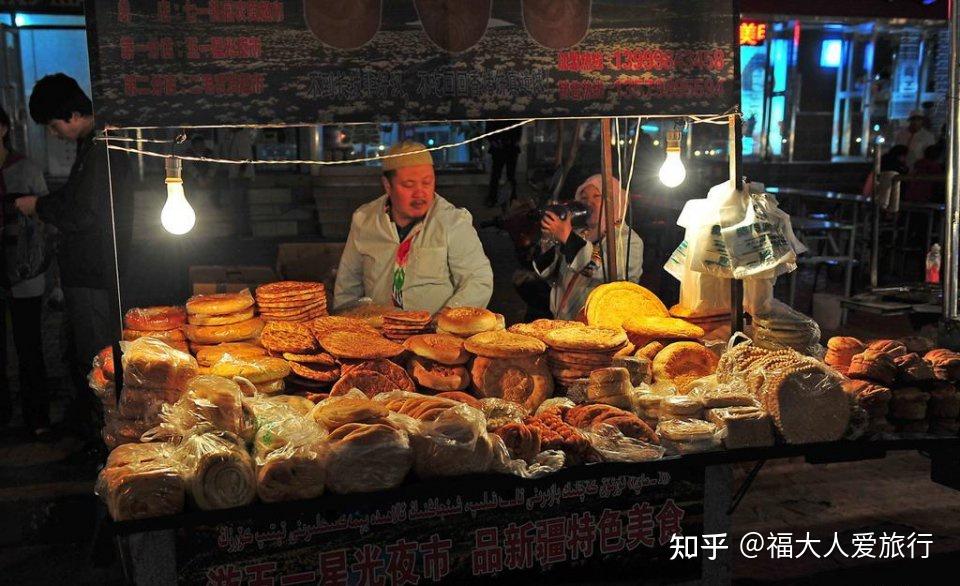 全新疆最大美食夜市烤的炸的涮的几乎都在这儿了