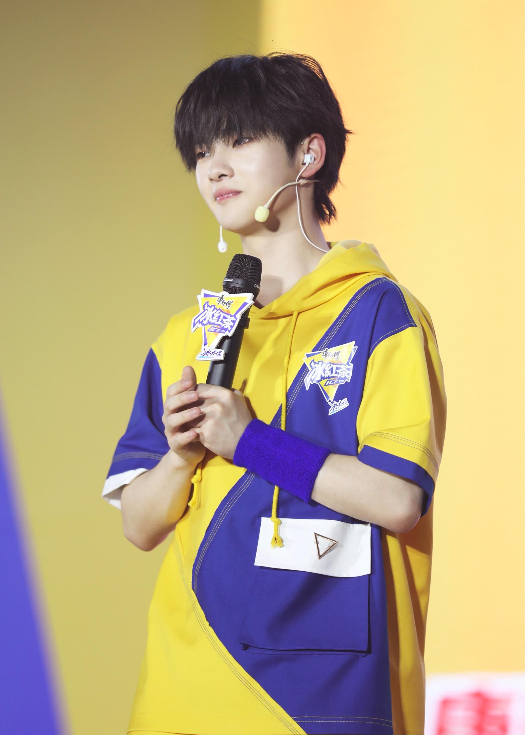 有没有周震南可爱的照片?求求各位大佬帮帮忙?