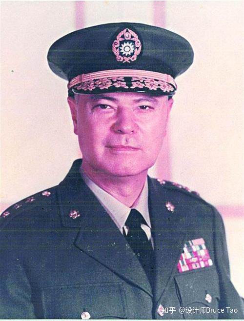 1)何世礼(1906—1998)李小龙舅舅中华民国陆军二级上将,联勤代总司令